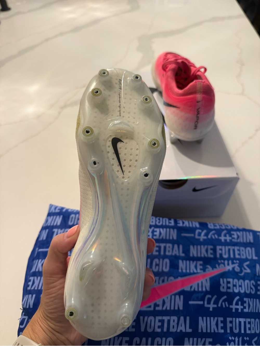 Nike Women’s AG Mecurial Vapor Cleats - Picture 4 of 7